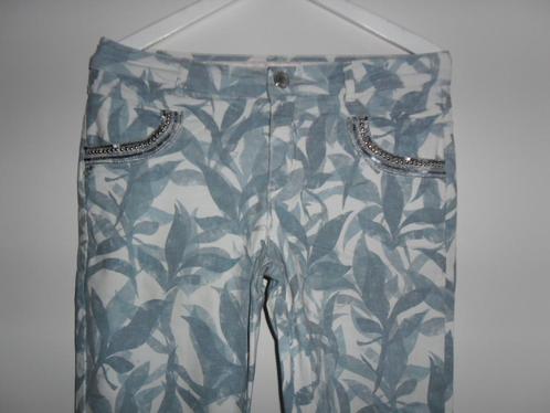 MOS MOSH Wit/Blauwe Broek Met Bladprint Maat 29, Kleding | Dames, Broeken en Pantalons, Zo goed als nieuw, Maat 38/40 (M), Blauw