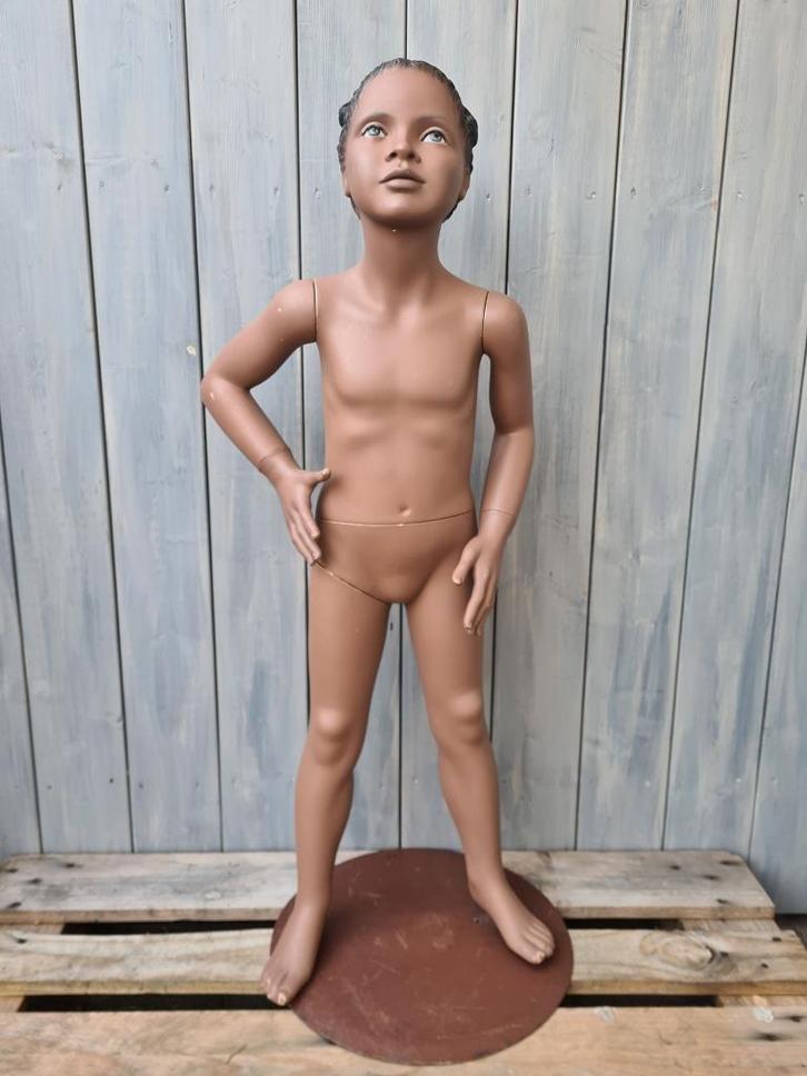 etalagepop donker meisje 110 cm paspop kind, Hobby en Vrije tijd, Naaien en Fournituren, Gebruikt, Paspop, Ophalen of Verzenden
