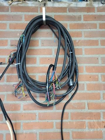 Nieuwe 8 polige en 14 polige mercury kabels beschikbaar voor biedingen