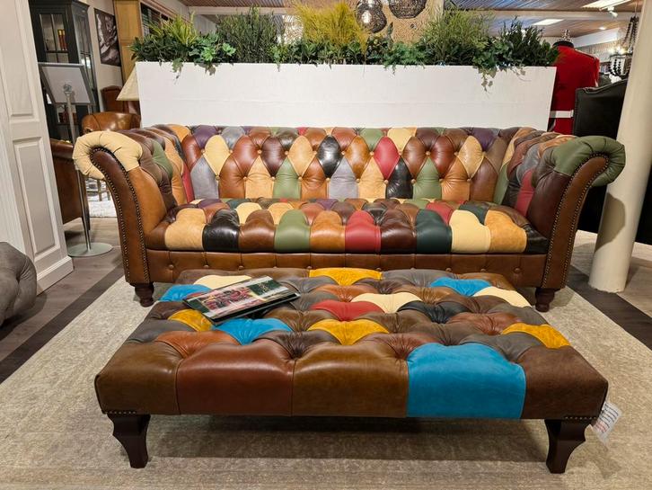 NIEUW: Multicolor chesterfield 3 Zits bank Patchwork leer, Antiek en Kunst, Antiek | Meubels | Stoelen en Banken, Ophalen of Verzenden