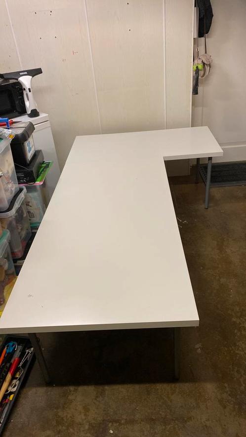Grote speeltafel of kinderbureau (2 delig) weg is weg, Huis en Inrichting, Bureaus, Zo goed als nieuw, Ophalen
