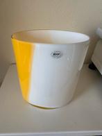 Alicja. Geel/witte glazen vaas. H. 22 cm. Handmade in Polen, Ophalen of Verzenden, Zo goed als nieuw, Wit
