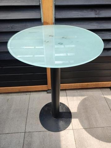 Statafel zwart metaal, melkglas blad voor buiten 70 x 110cm beschikbaar voor biedingen