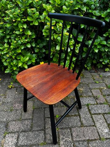 Price drop ! Vintage spijlenstoel jaren 60 beschikbaar voor biedingen