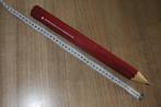 Potlood zeer groot rood met tekst 37 cm lang 3 cm dia, Ophalen of Verzenden