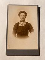 oude portretfoto van een onbekende dame (6,5 x 10 cm), Ophalen of Verzenden, Voor 1940, Gebruikt