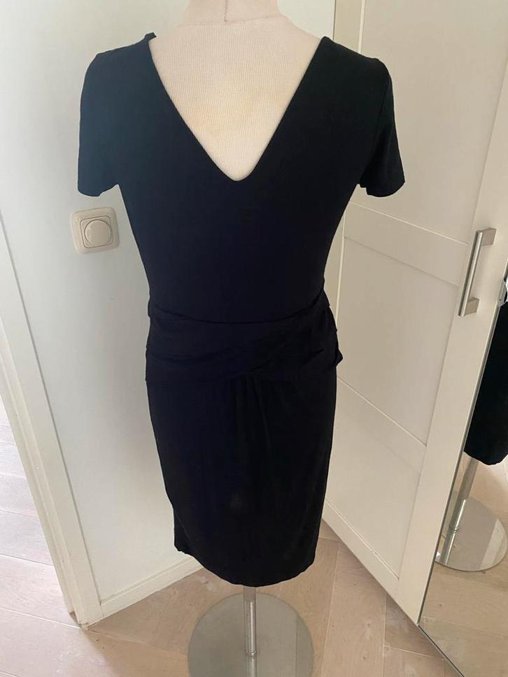 Zwarte jurk - Maat M merk EXPRESSO, Kleding | Dames, Jurken, Zo goed als nieuw, Maat 38/40 (M), Zwart, Knielengte, Ophalen of Verzenden