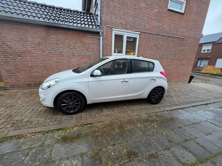Hyundai i20 1.2 5-DRS 2012 Wit, Auto's, Hyundai, Particulier, i20, Airbags, Airconditioning, Android Auto, Apple Carplay, Benzine