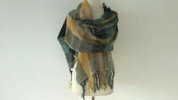 Sjaal in warme kleuren van Moments beschikbaar voor biedingen