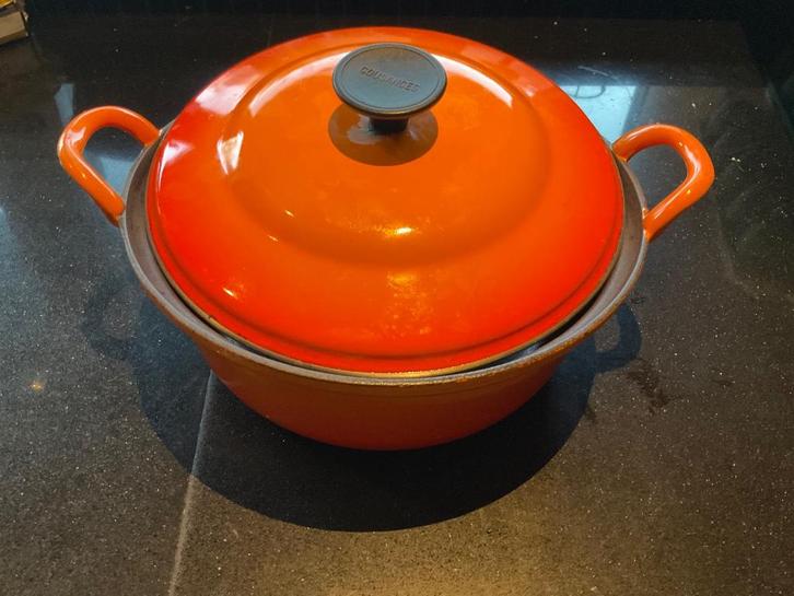 Cousances 22 oranje gevlamd, Huis en Inrichting, Keuken | Potten en Pannen, Gebruikt, Koekenpan of Braadpan, Gietijzer, Inductieplaat