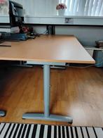 Zo goed als nieuw bureau met kabelgoot., Doe-het-zelf en Verbouw, Tekentafels, Ophalen of Verzenden, Zo goed als nieuw, 150 tot 170 cm