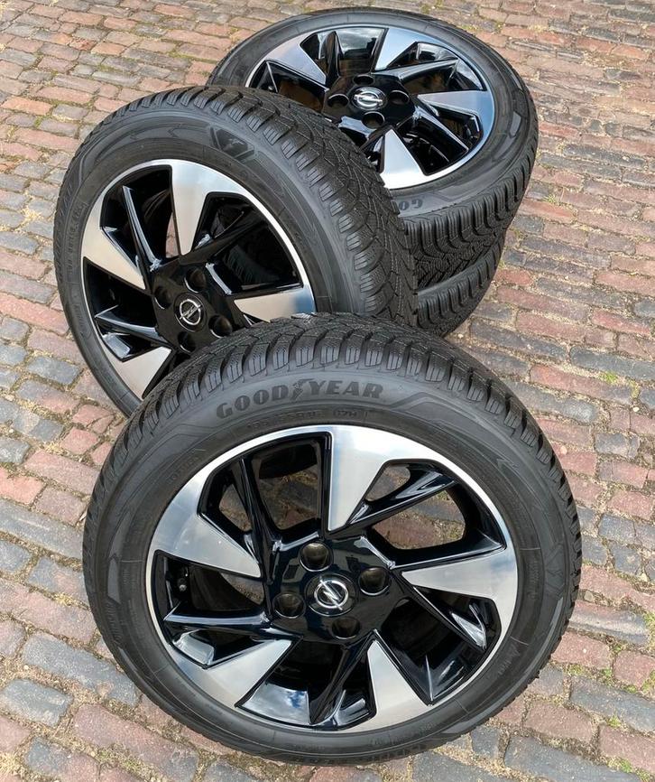 ALS NIEUWE 16” Opel Corsa F velgen + winterbanden (7-8 mm), Auto-onderdelen, Banden en Velgen, Banden en Velgen, Winterbanden