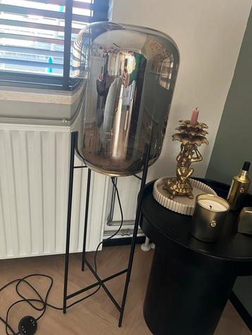 Moderne Staande Lamp met Glazen Kap