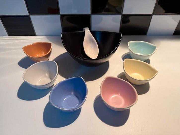 Plateel pastel Tulipe pindaset De Driehoek Huizen pindastel, Antiek en Kunst, Antiek | Servies compleet, Ophalen of Verzenden