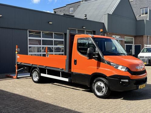 Iveco Daily 35C15 2.3 375 Trekhaak 3500kg Laadklep 500kg Nav, Auto's, Bestelauto's, Bedrijf, Te koop, ABS, Alarm, Bluetooth, Centrale vergrendeling
