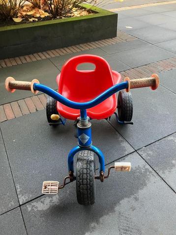 Gratis driewieler met trappers beschikbaar voor biedingen