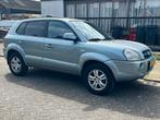 Hyundai Tucson 2.0 L  4WD 2005 Grijs/ groen, Auto's, Origineel Nederlands, Te koop, Zilver of Grijs, 5 stoelen