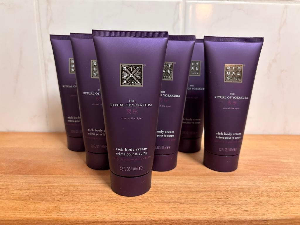 Ritual of Yozakura bodycrème 100 ml 💜, Ophalen of Verzenden, Nieuw, Bodylotion, Crème of Olie