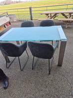 Tafel met glasplaat  met 4 leuke kuip stoelen 160 bij 90, Ophalen of Verzenden