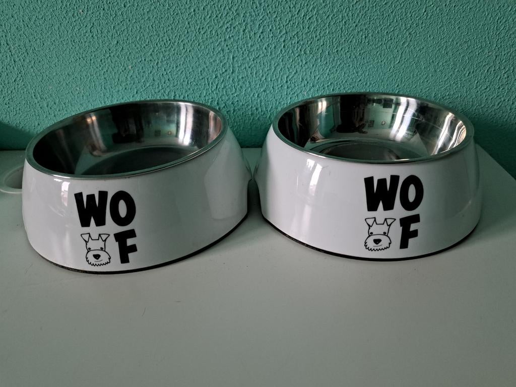 2 leuke voerbakken, Ophalen of Verzenden, Gebruikt