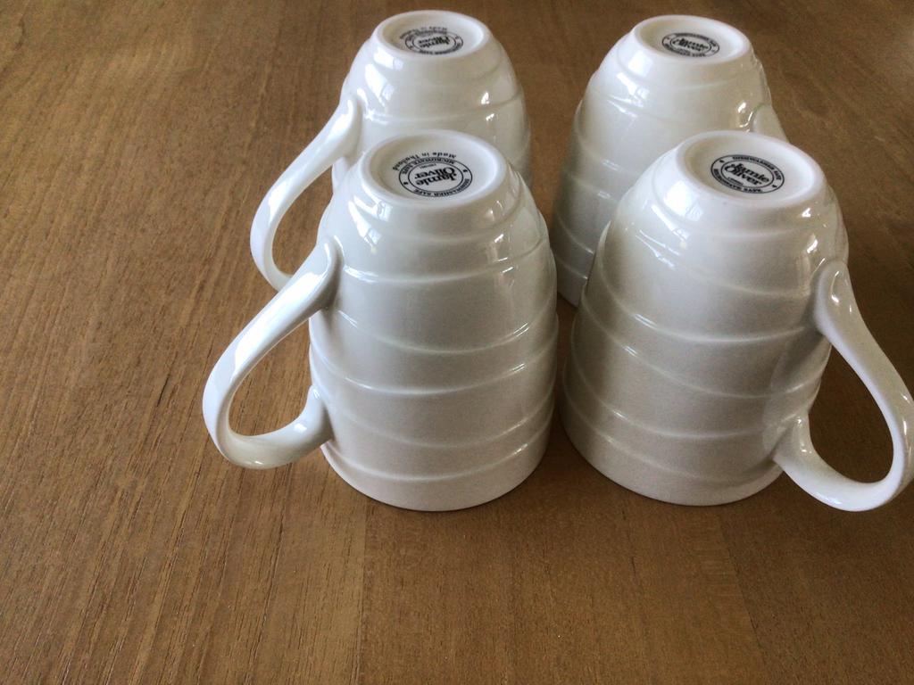 Koffie beker/ mok. 4 voor 15,00 euro, Nieuw, Ophalen of Verzenden, Effen, Kop(pen) en/of Schotel(s)