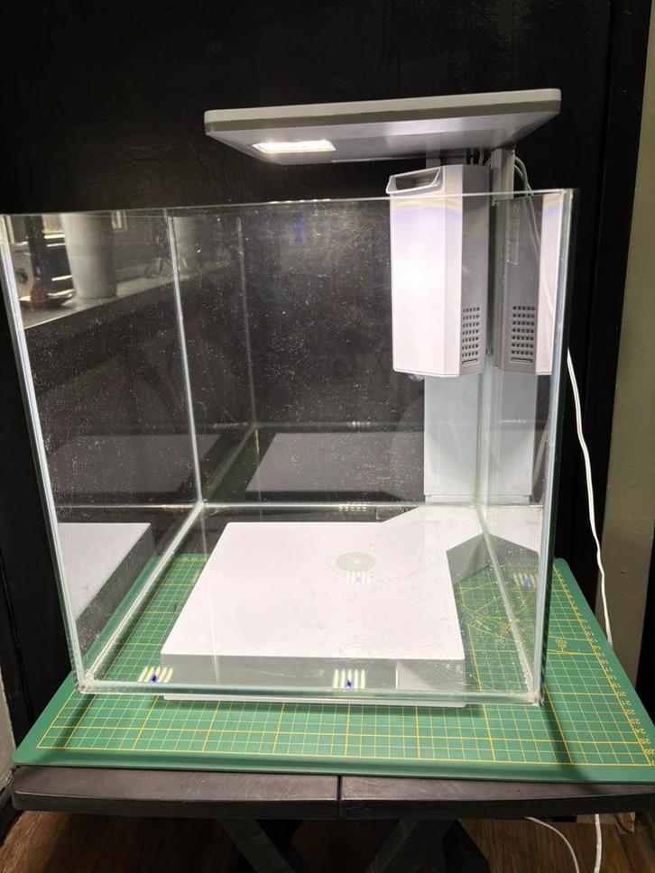 SuperFish Qubiq 30 Pro aquarium – complete set, Dieren en Toebehoren, Vissen | Aquaria en Toebehoren, Zo goed als nieuw, Leeg aquarium