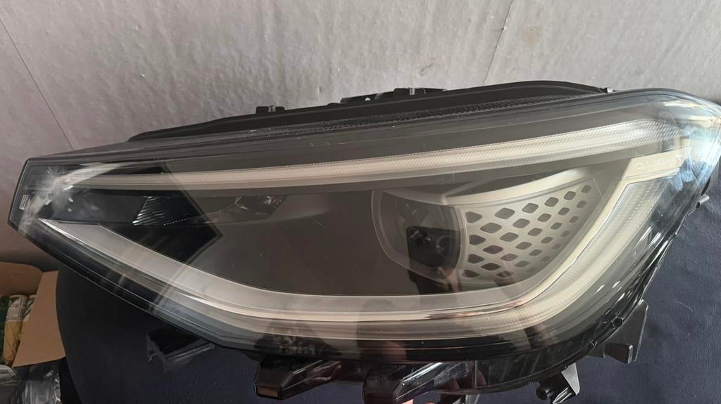 volkswagen id 4 links koplamp, Auto-onderdelen, Ophalen of Verzenden, Gebruikt, Audi