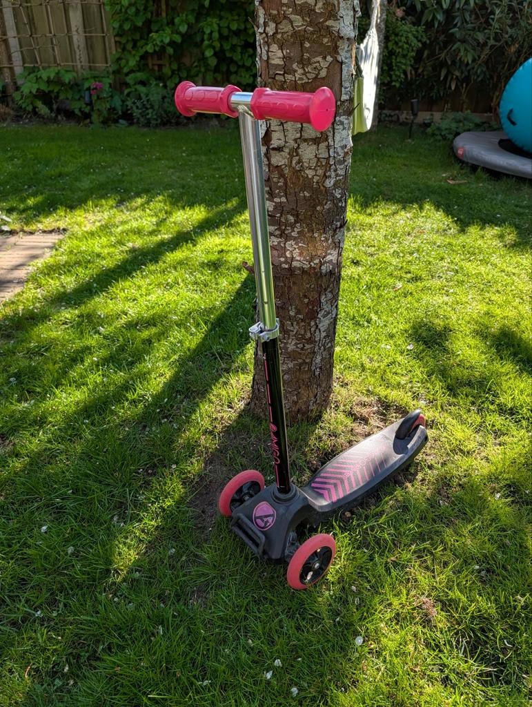 AMIGO Step met verstelbaar stuur - Roze/Zwart, Fietsen en Brommers, Steps, Ophalen, Gebruikt, Gewone step, AMIGO