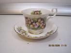 royal albert bone china 8,5 cm dia kop en schotel (377), Ophalen of Verzenden, Gebruikt, Porselein, Kop en/of schotel