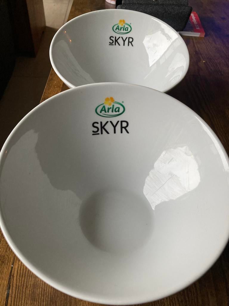 2 Arla SKYR Poke Bowl schalen - 19-20 cm doorsnede, Keramiek, Nieuw, Ophalen of Verzenden, Schaal of Schalen