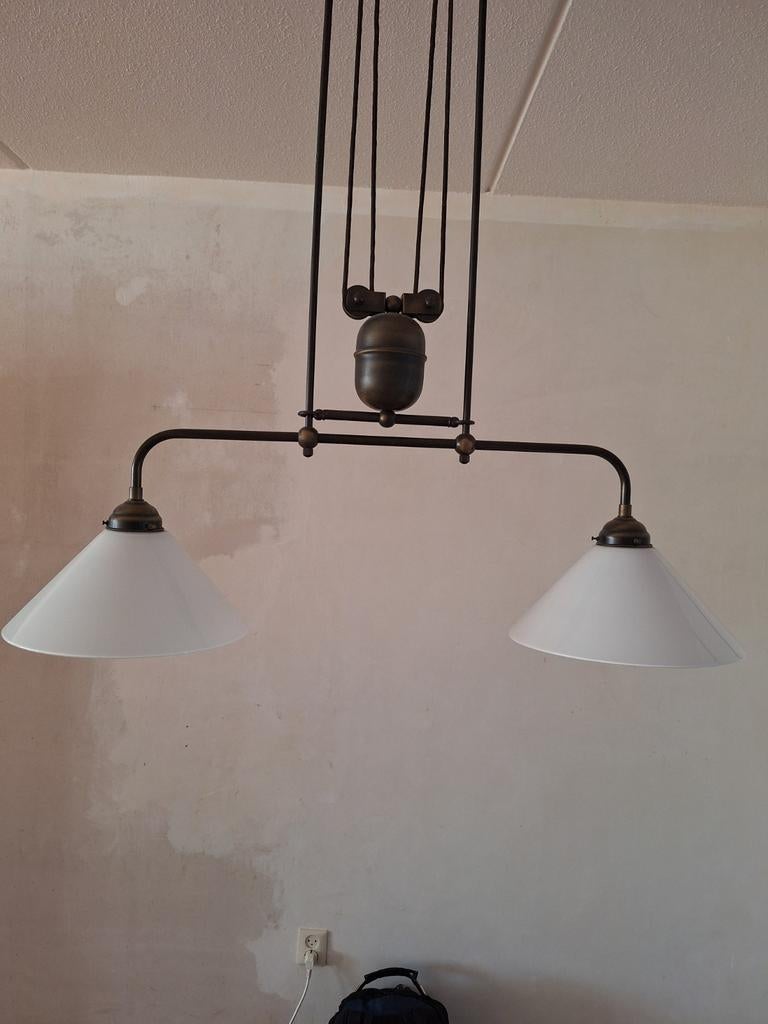 In hoogte verstelbare hanglamp met 2 kappen, Gebruikt, Klassiek, Antiek, Landelijk, Ophalen of Verzenden, Glas