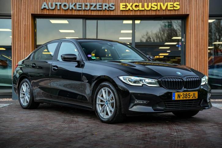 BMW 3-serie 320e Business Edition Plus Keyless Leder Stoelve, Auto's, BMW, Bedrijf, Te koop, 3-Serie, ABS, Airbags, Airconditioning