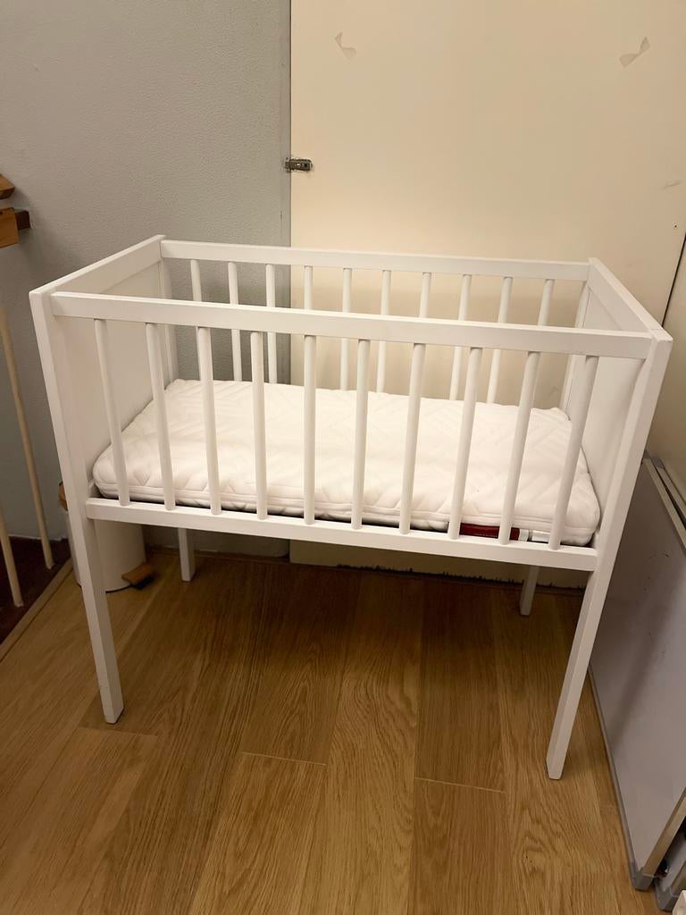 Zo goed als nieuwe wieg met Pretura superior matras, Kinderen en Baby's, Babywiegjes en Ledikanten, Ophalen of Verzenden, Zo goed als nieuw