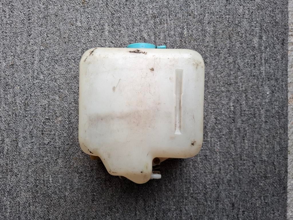 Vw volkswagen kever golf ruitensproeier tankje 12v, Ophalen of Verzenden, Gebruikt, Volkswagen