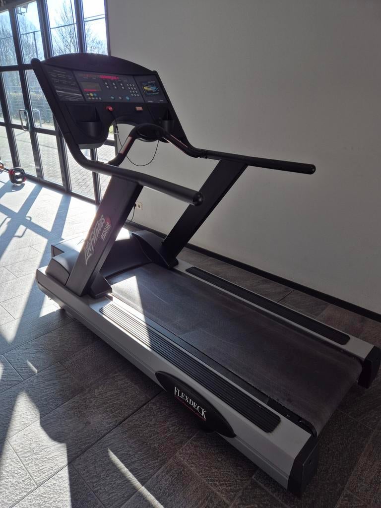 Life Fitness Professionele Loopband Next Gen 9500 HR, Ophalen, Overige materialen, Benen, Gebruikt