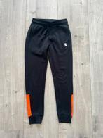Joggingbroek zwart oranje maat 134, Ophalen of Verzenden, Gebruikt, Jongen, Sport- of Zwemkleding