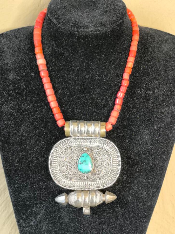 Antiek Tibetaanse zilver en bloedkoraal ketting, Antiek en Kunst, Antiek | Goud en Zilver, Zilver, Ophalen of Verzenden