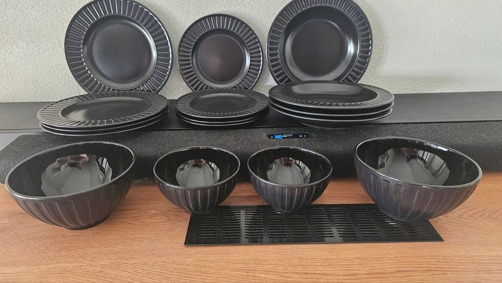 Wedgwood 16-delig Servies - Everyday Black, Ophalen of Verzenden, Nieuw, Aardewerk, Wedgwood