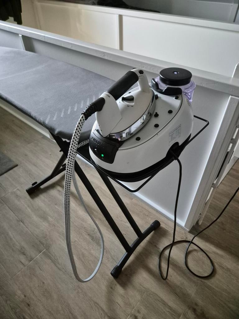 DEFECTE Laurastar Evolution G4, Witgoed en Apparatuur, Strijkijzers en Strijkplanken, Niet werkend, Strijkijzer met snoer, Ophalen