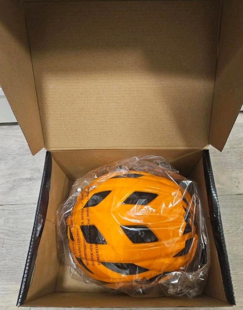 Fiets helm Lacros nieuw, Ophalen, Nieuw