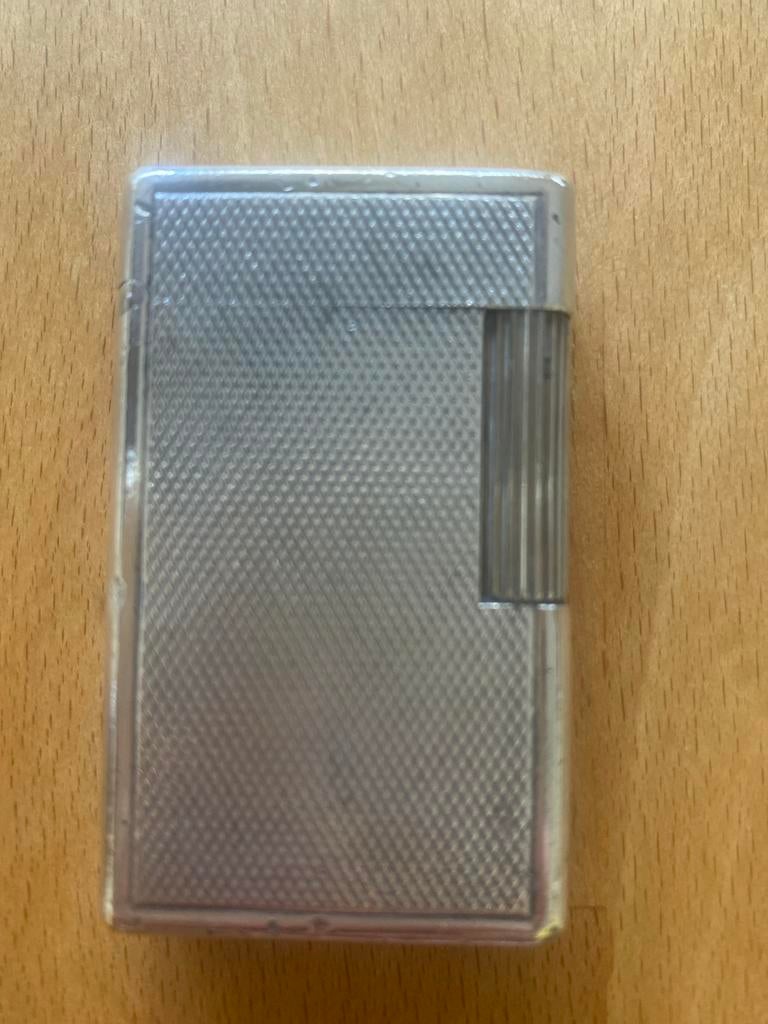 DuPont aansteker zilver, 6 cm hoog, 3,5 cm breed, Verzamelen, Rookartikelen, Aanstekers en Luciferdoosjes, Ophalen of Verzenden