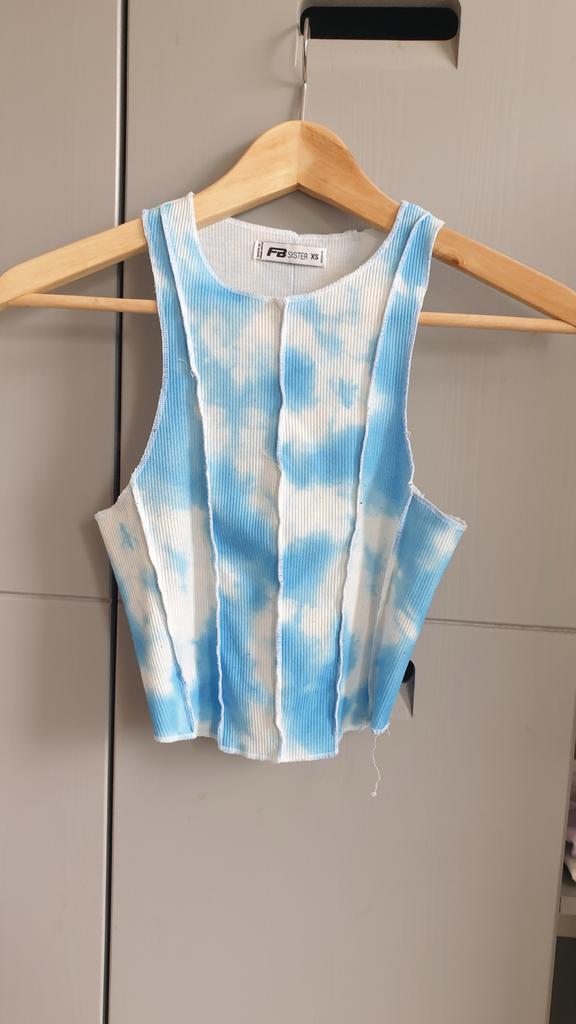 FB Sisters XS topje - Blauw/Wit tie-dye, Blauw, Ophalen of Verzenden, Zonder mouw, Maat 34 (XS) of kleiner
