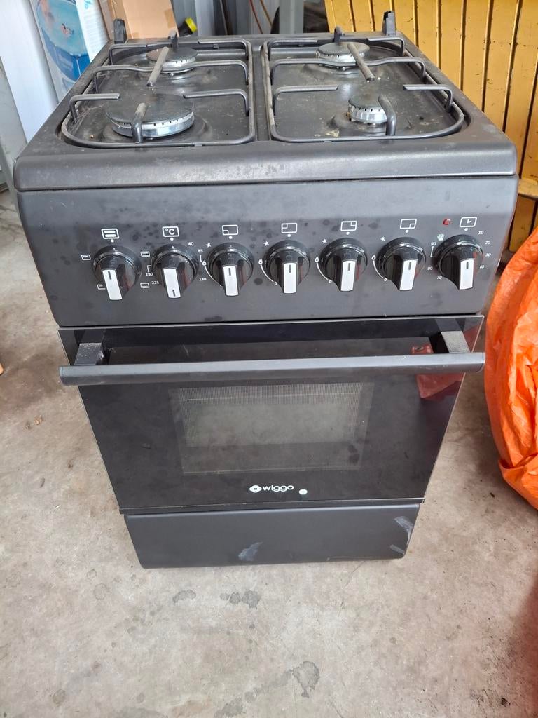 Wiggo gasfornuis met oven - Zwart, Witgoed en Apparatuur, Fornuizen, Ophalen, Gebruikt, 4 kookzones, Gas