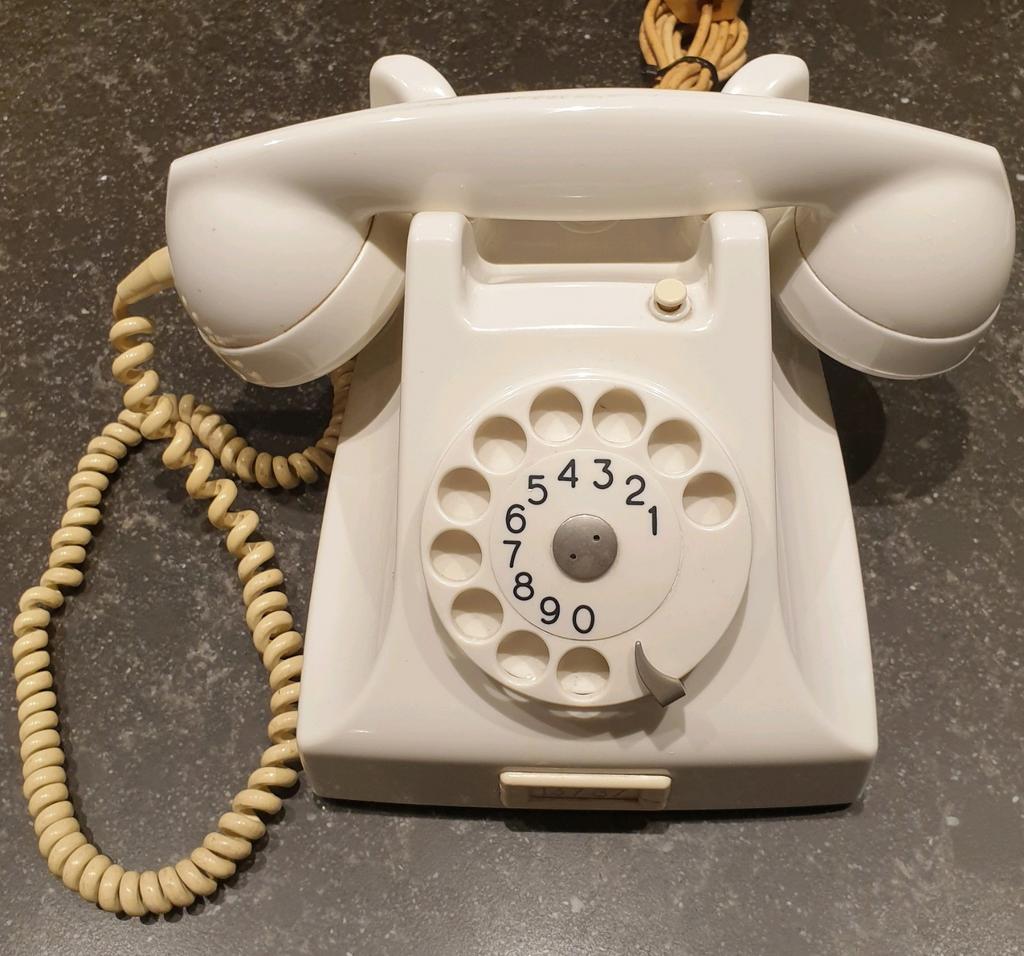 Ptt Ericson 11420/2 witte vintage telefoon 1965 i.z.g.s., Telecommunicatie, Vaste telefoons | Niet Draadloos, Ophalen of Verzenden