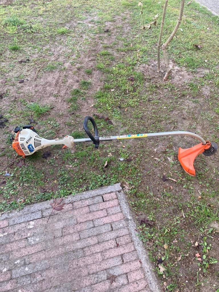Stihl bosmaaier - Zo goed als nieuw, moet afgesteld worden, Ophalen, Zo goed als nieuw, 30 tot 50 cm, Benzine