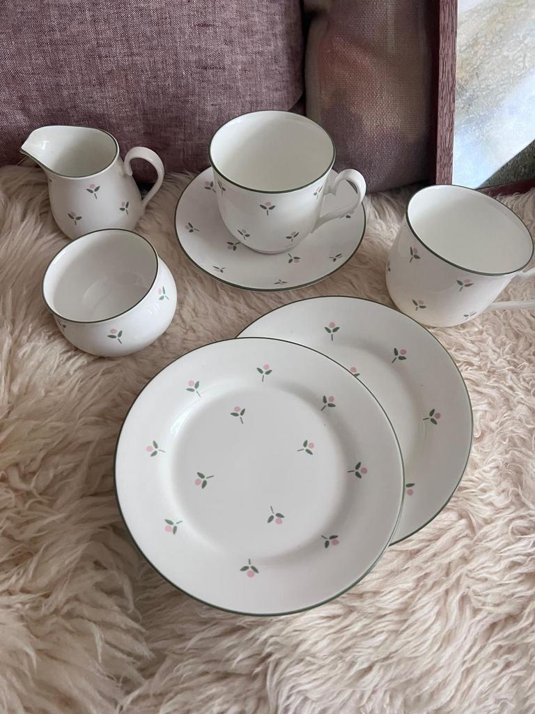 Laura Ashley Servies - Zo goed als nieuw, Huis en Inrichting, Keuken | Servies, Ophalen, Zo goed als nieuw, Overige stijlen, Porselein