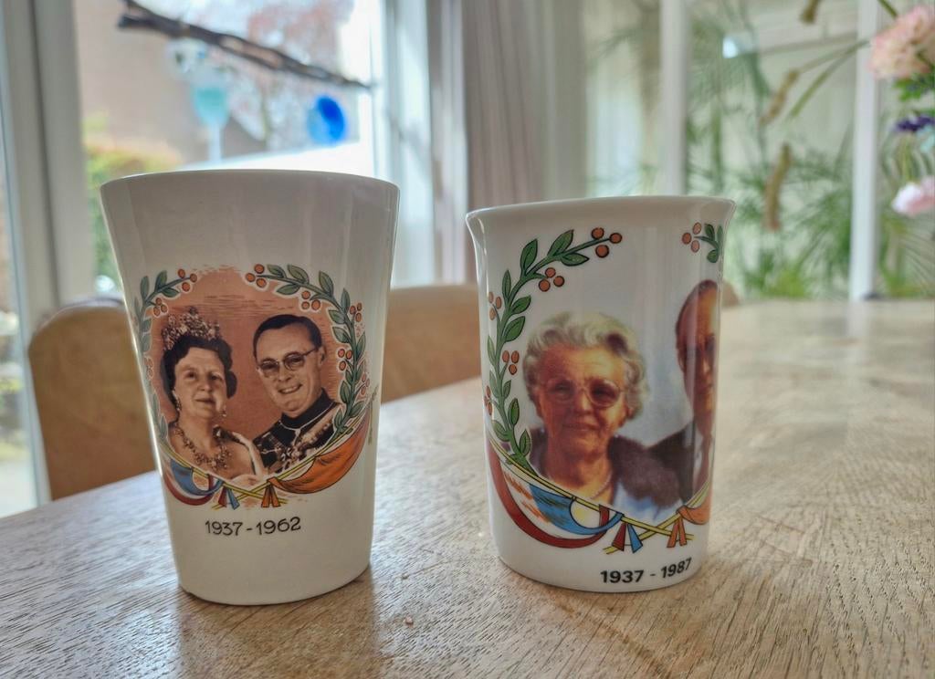 Twee herdenkingsbekers Juliana en Bernhard, Verzamelen, Ophalen of Verzenden
