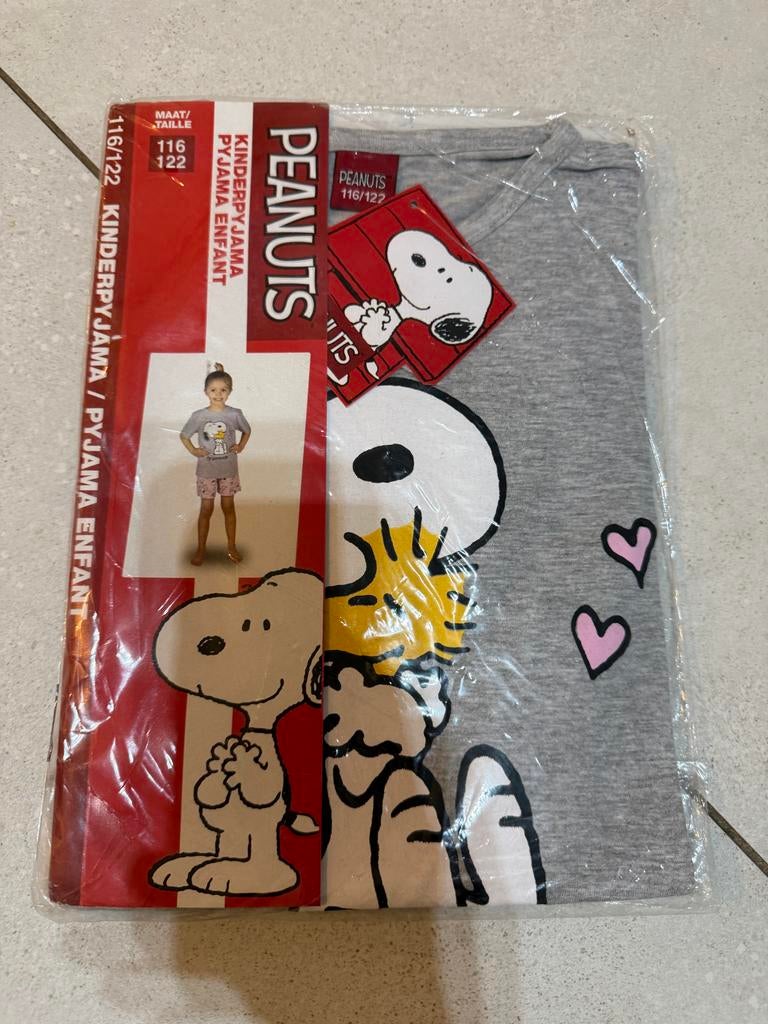Nieuwe Peanuts Snoopy kinderpyjama maat 116/122, Kinderen en Baby's, Ophalen of Verzenden, Nieuw, Jongen of Meisje