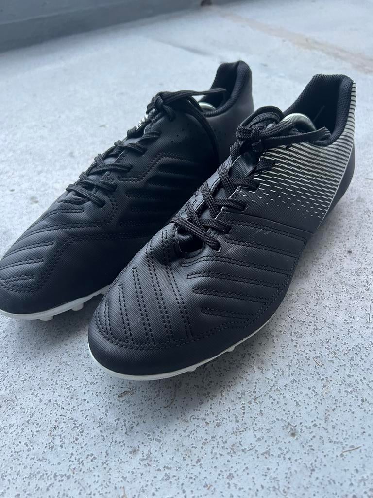 Voetbalschoenen Agility 100 MG zwart, Ophalen of Verzenden, Zo goed als nieuw, Sportschoenen, Zwart