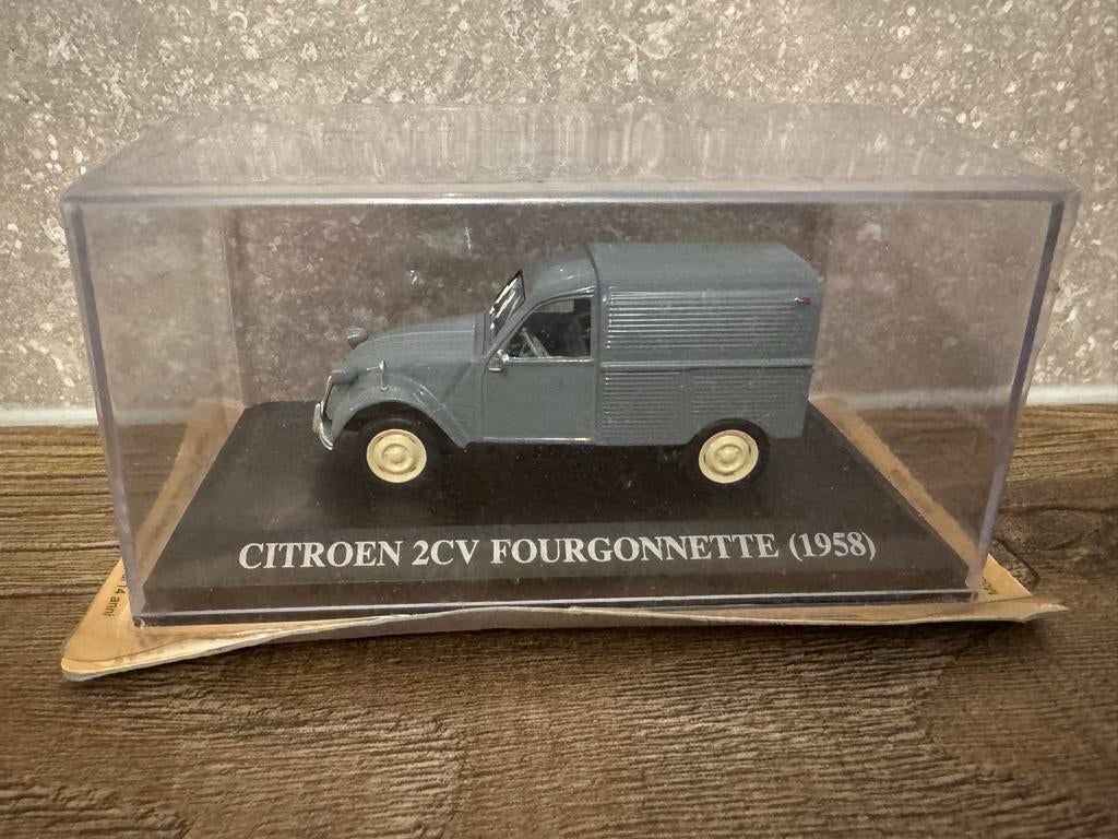 Citroen 2CV Fourgonnette 1:43 in OVP, Hobby en Vrije tijd, Modelauto's | 1:43, Zo goed als nieuw, Auto, Ophalen of Verzenden